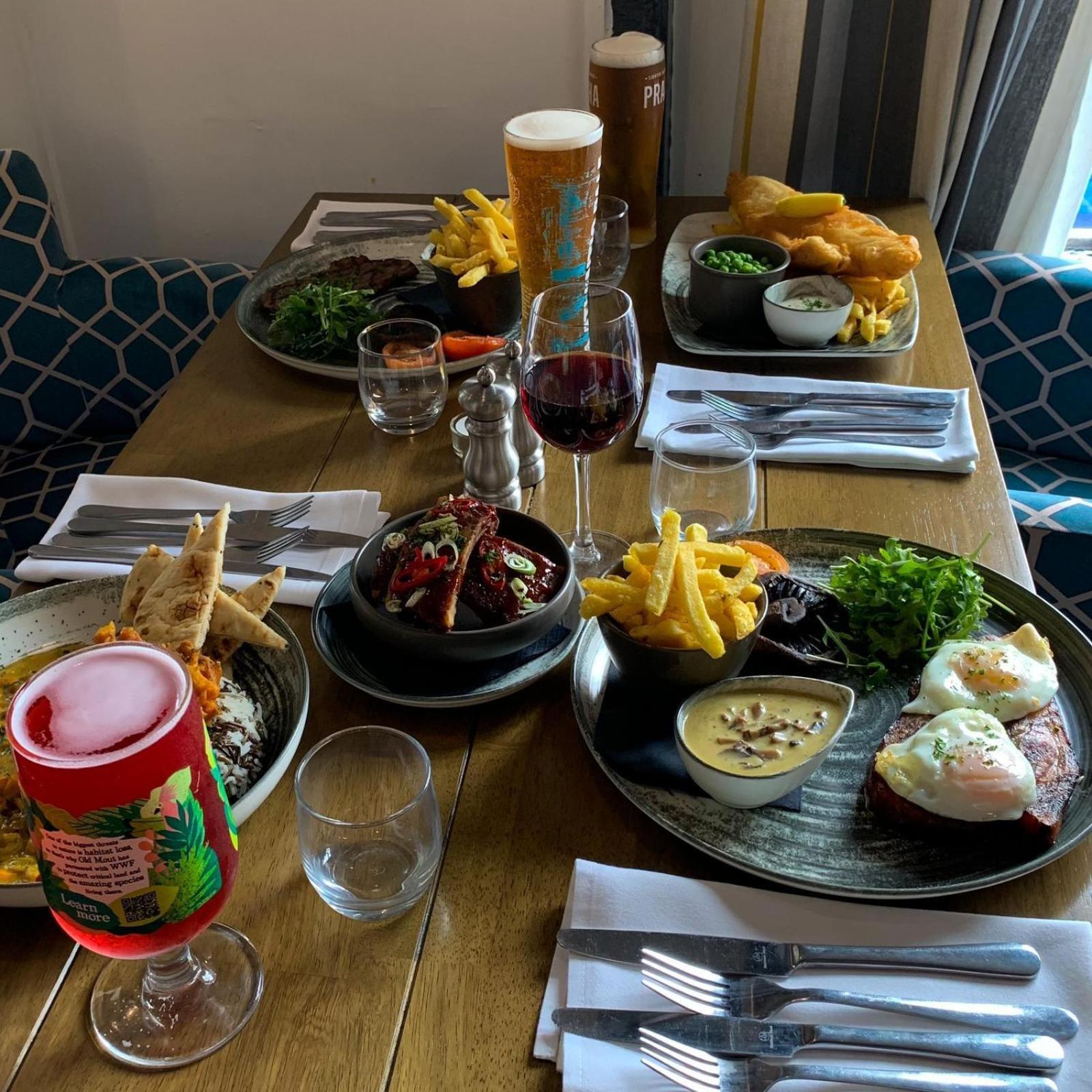 The Kings Head Inn, Home Of The Acle Steak Buitenkant foto