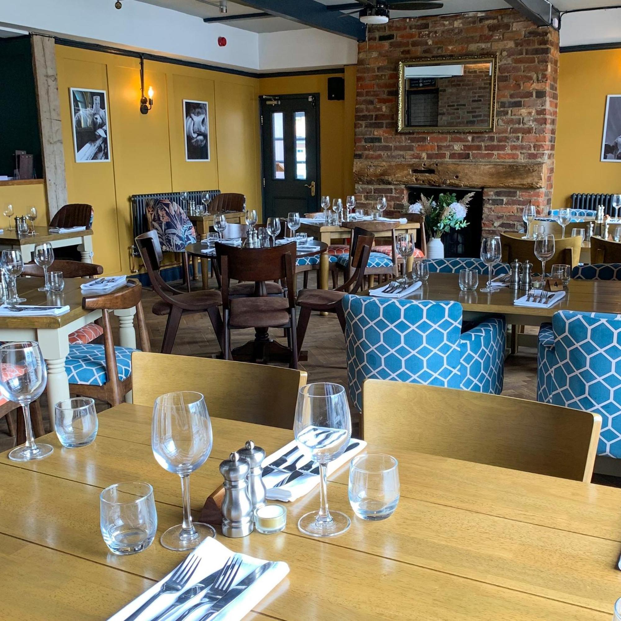 The Kings Head Inn, Home Of The Acle Steak Buitenkant foto